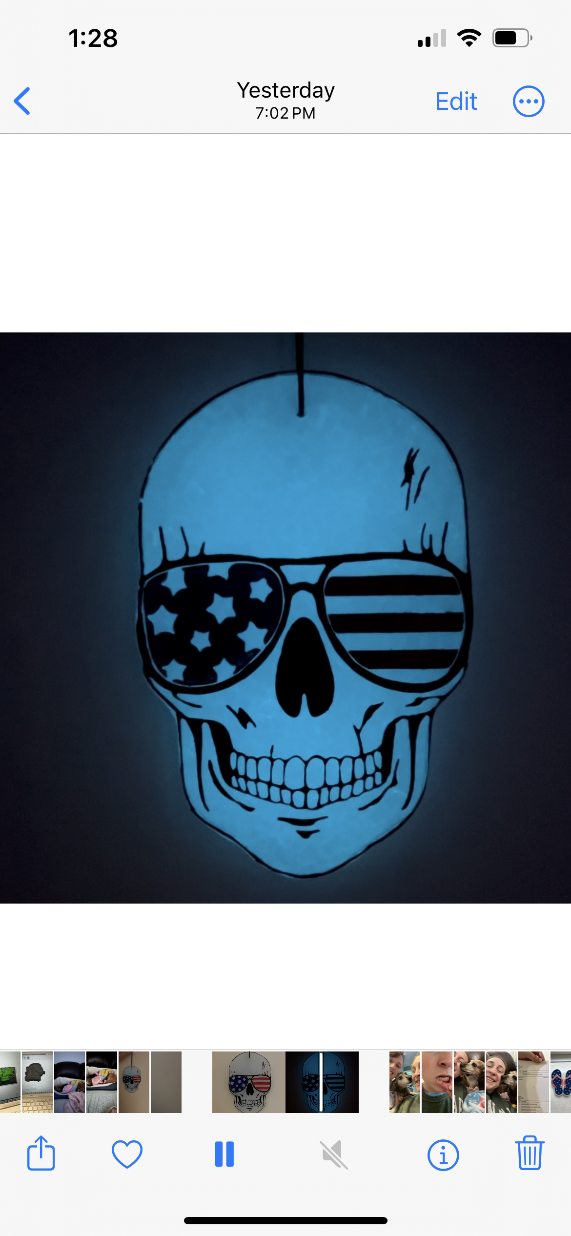 Americana Glow in the Dark Skull Freshie