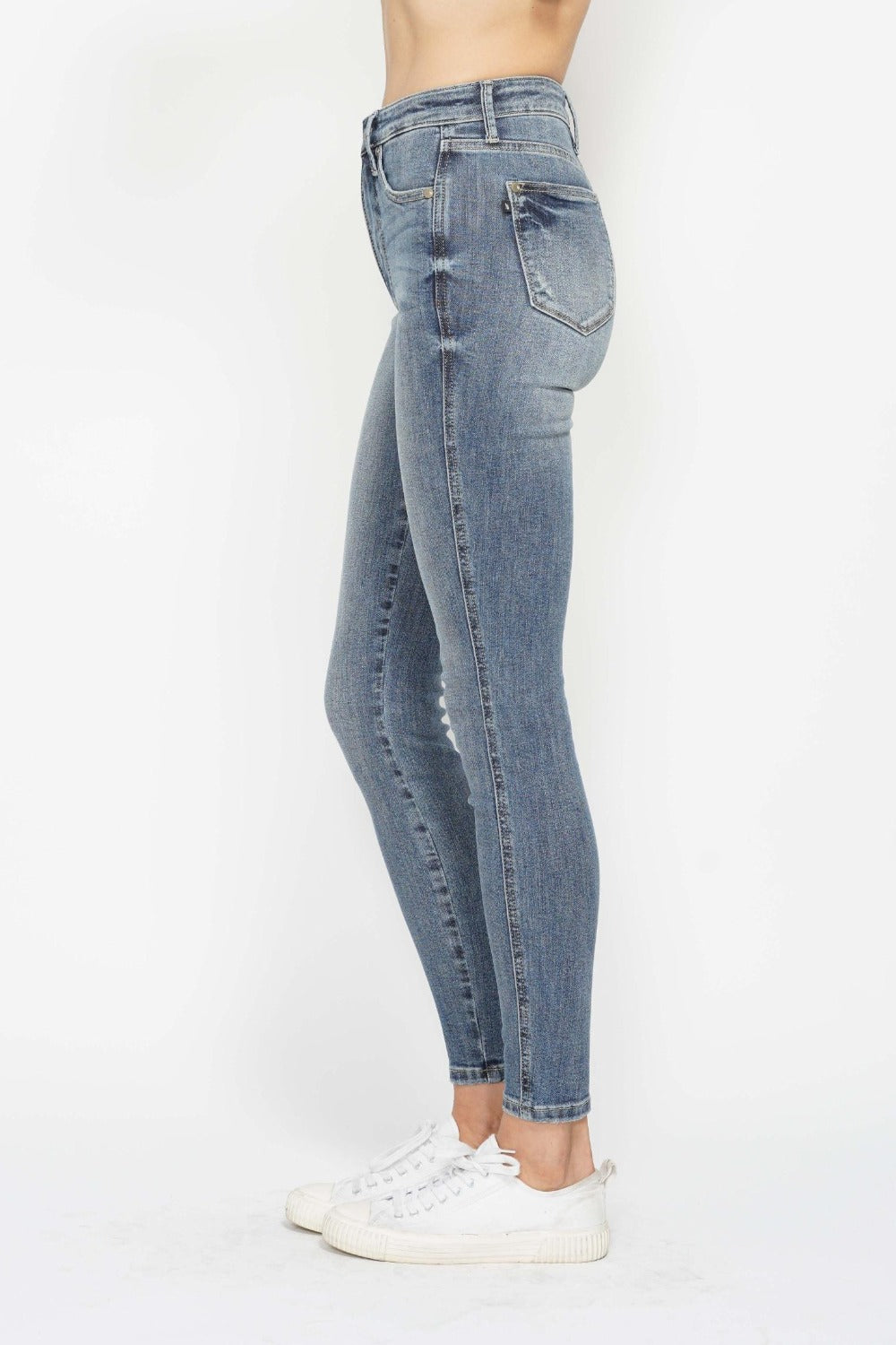 Judy Blue Tummy Control Contrast Wash Skinny Jeans